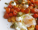 Foto del paso 6 de la receta: Huevos fritos "caprese"