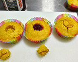 Foto del paso 9 de la receta: Magdalenas de zanahoria con mermelada de frutos rojos sin lactosa