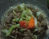 Foto langkah ke 7 dari resep Tumis Daging Sapi dan Kubis.