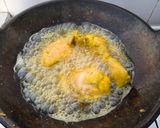 Foto langkah ke 8 dari resep Ayam Kremes Sambal Bawang.
