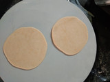 મસાલા લસણ રોટી (Masala Lasan Roti Recipe In Gujarati)