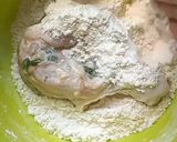 Foto langkah ke 5 dari resep Ayam Goreng Daun Bawang.