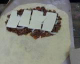 Foto langkah ke 6 dari resep Pizza lipat isi daging.