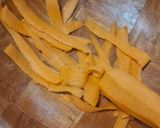 Foto del paso 2 de la receta: Ensalada de tiras de zanahoria