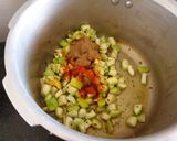 दाल लौकी सब्जी (Dal lauki sabzi recipe in hindi) रेसिपी चरण 4 फोटो