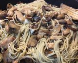 Foto del paso 8 de la receta: Noodles chinos con champiñones y pollo