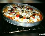 A picture of step 9 of Sweet and sour chicken pizza.
