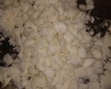 A picture of step 3 of Chicken cheese roll.