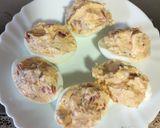 Foto del paso 3 de la receta: Huevos rellenos de caballa y pimientos del piquillo