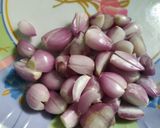 கேரளா உள்ளி தீயல் (Kerala Ulli theyal Recipe in Tamil) ரெசிபி ஸ்டேப் 1 புகைப்படம்