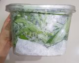 Foto langkah ke 5 dari resep Tips Dapur #02 Menyimpan kemangi lebih tahan lama.