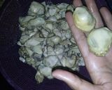 Foto langkah ke 1 dari resep Tumis kerang tiram.