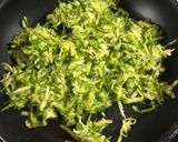 A picture of step 2 of Strapatsada with Zucchini.