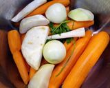Húsleves sertésjavából recept fázis 2 fotója