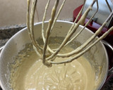 Foto del paso 3 de la receta: Muffins de banana rellenos con dulce de leche y nuez súper húmedos y esponjosos