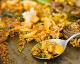 Foto del paso 6 de la receta: Paella de rape, ajos tiernos, espárragos y alcachofas 🥘 🧔♂️