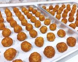 Foto langkah ke 5 dari resep Palm Cheese Cookies.