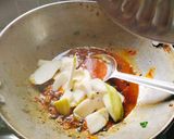 A picture of step 3 of Raw Mango curry.