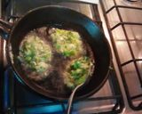 Foto del paso 4 de la receta: Bocadillos de hojas verdes c/salsa roja ☘️💗