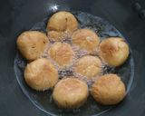 A picture of step 5 of Khasta biscuit.