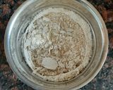 A picture of step 1 of Oats chilla.
