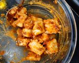 A picture of step 3 of Tandoori roti wrap.