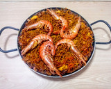 Foto del paso 9 de la receta: Fideuá de sepia y gambones (con salmorreta)