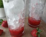 Foto langkah ke 3 dari resep Korean Strawberry Milk.