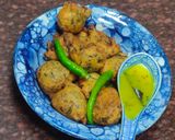 A picture of step 3 of Methi gota.