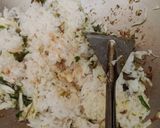 Foto langkah ke 4 dari resep Nasi goreng cabe hijau.