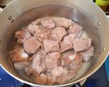 Hình bước làm 3 của món Canh hoa chuối sườn non
