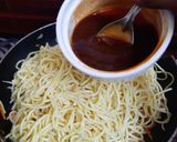 A picture of step 8 of Egg hakka noodles.