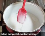 Foto langkah ke 8 dari resep Klepon warna warni kuah santan.