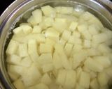 Foto del paso 1 de la receta Bizcocho salado con patatas, queso y jamón dulce