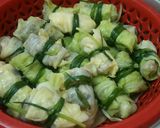 Hình bước làm 2 của món Canh bắp cải nhồi thịt