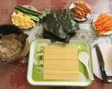 Hình bước làm 1 của món Sushi