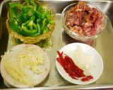 快手菜-青椒辣炒肉絲的食譜步驟1照片