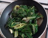 Foto del passaggio 1 della ricetta Mezzi rigatoni con pesto di bieta a modo mio