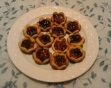 Foto del paso 5 de la receta: Flores de hojaldre con mermelada de frutillas