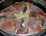 Foto del paso 8 de la receta: Escalopines envueltos en crudo con salvia y cachaca
