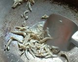 Foto langkah ke 6 dari resep Tumis Labu Siam Teri.