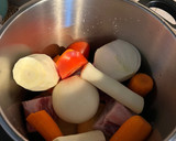 Foto del paso 1 de la receta: Sopita de bullit (olla exprés)