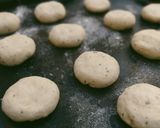 Foto del paso 4 de la receta: Pancitos saborizados y rellenos con queso cremoso 🤯
