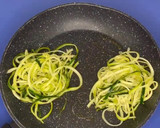 Foto del paso 2 de la receta: NIDOS DE CALABACÍN CORONADOS CON HUEVO 🍳