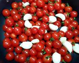 صورة لخطوة 1 من وصفة كونفي الطماطم /والثوم tomato confit//////garlic confit