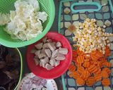 Foto langkah ke 2 dari resep Sup Jamur Kuping dan Bakso.