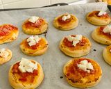 A picture of step 4 of Soft Mini Pizzas.