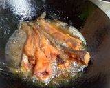 Foto langkah ke 3 dari resep Mangut Lele Kenikir.
