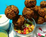 A picture of step 7 of Healthy Palak Moong dal pakoda chaat.