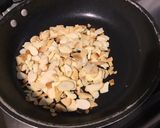 Une image de l'étape 5 de Compote de pêches de vigne au concentré de fruits et amandes.